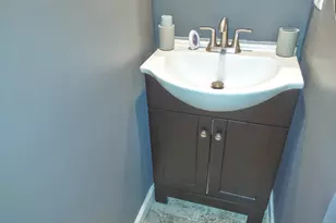2410 Middlefield Rd, Trenton, MI 48183 - Photo 19