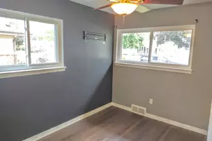2410 Middlefield Rd, Trenton, MI 48183 - Photo 17