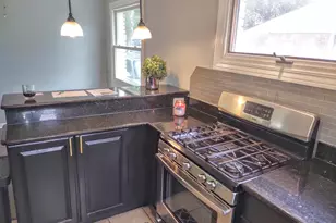 2410 Middlefield Rd, Trenton, MI 48183 - Photo 9