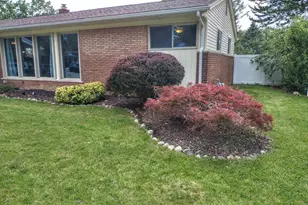 2410 Middlefield Rd, Trenton, MI 48183 - Photo 7