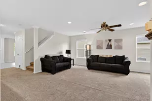 2110 Kensington Park Cir, Holland, MI 49423 - Photo 7