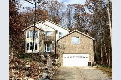 3560 Dorothy Lane, Waterford, MI 48329 - Photo 1