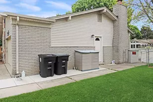 37183 Vargo, Livonia, MI 48152 - Photo 3