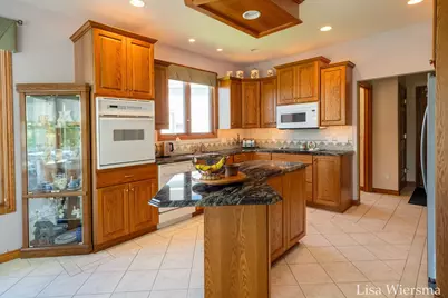 34 Regal Court, Zeeland, MI 49464 - Photo 9