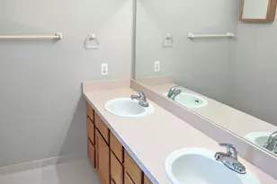 7023 Foxcreek Dr, Canton, MI 48187 - Photo 21