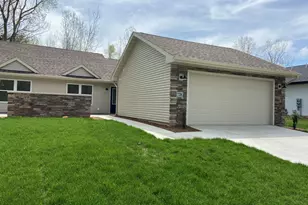 728 Violet Wy, Saint Joseph, MI 49085 - Photo 3
