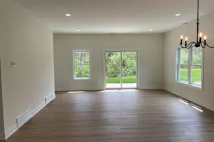 728 Violet Wy, Saint Joseph, MI 49085 - Photo 7