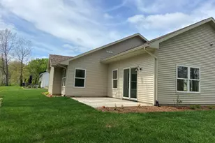 730 Violet Wy, Saint Joseph, MI 49085 - Photo 5