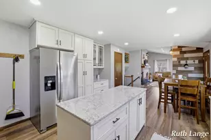 4738 Cranwood Ave SW, Wyoming, MI 49509 - Photo 9
