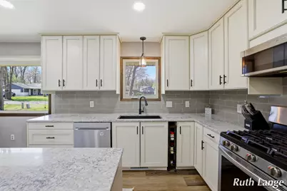 4738 Cranwood Avenue SW, Wyoming, MI 49509 - Photo 7