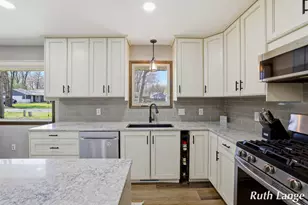 4738 Cranwood Ave SW, Wyoming, MI 49509 - Photo 7