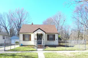 380 N McCord St, Benton Harbor, MI 49022 - Photo 1