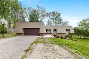 1211 W Frank Dr, Greenville, MI 48838 - Photo 1