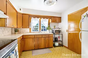 390 W Division St, Sparta, MI 49345 - Photo 15