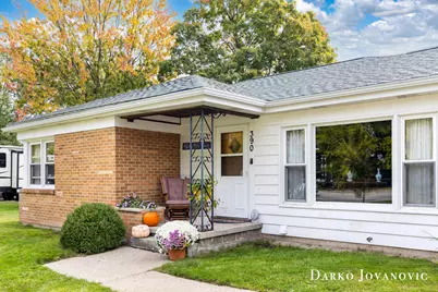 390 W Division Street, Sparta, MI 49345 - Photo 5