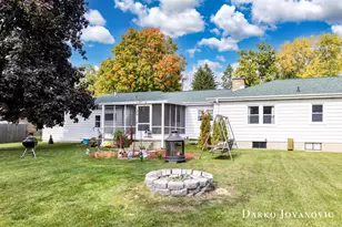 390 W Division St, Sparta, MI 49345 - Photo 7