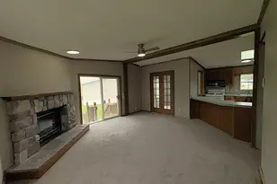388 Laurel Dr, Monroe, MI 48161 - Photo 9