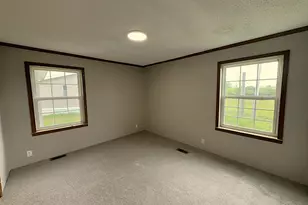 388 Laurel Dr, Monroe, MI 48161 - Photo 15
