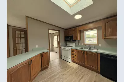 388 Laurel Drive, Monroe, MI 48161 - Photo 5