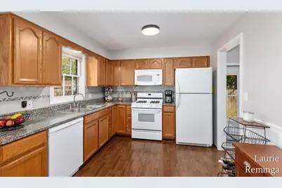 2203 Lacrosse Street SW, Wyoming, MI 49519 - Photo 9