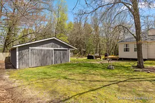 10950 Debbie Dr, Greenville, MI 48838 - Photo 39