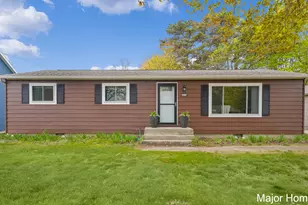 1015 Vogel St, Ludington, MI 49431 - Photo 5