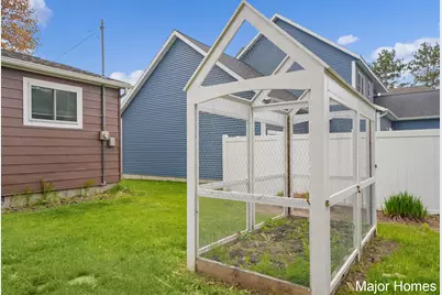 1015 Vogel Street, Ludington, MI 49431 - Photo 31