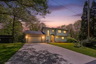 201 Scenic View Dr, Niles, MI 49120 - Photo 1