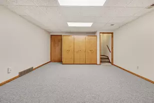 643 Crestview St, Holland, MI 49423 - Photo 25