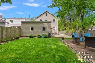 320 Gladstone Dr SE, East Grand Rapids, MI 49506 - Photo 37