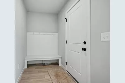 913 Valley View Court, Marshall, MI 49068 - Photo 9