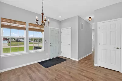 447 Oakwood Drive, Charlotte, MI 48813 - Photo 7