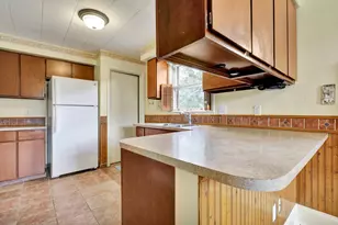 4308 Pleasant Grove Rd, Lansing, MI 48910 - Photo 9
