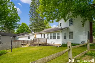 407 S Lincoln St, Portland, MI 48875 - Photo 3