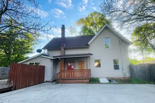 412 Quarry St, Jackson, MI 49201 - Photo 1