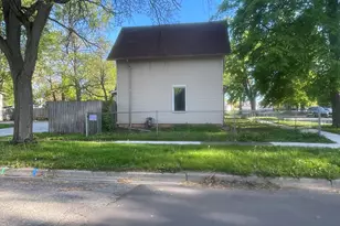 412 Quarry St, Jackson, MI 49201 - Photo 11
