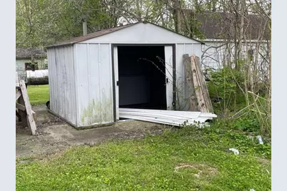 911 N Clinton Street, Albion, MI 49224 - Photo 17