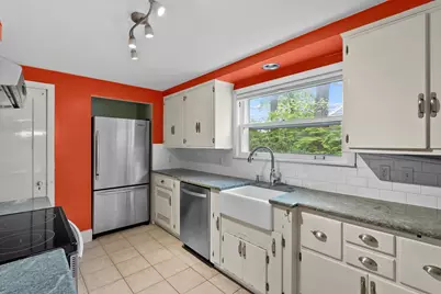120 Shadywood Lane, Battle Creek, MI 49015 - Photo 11
