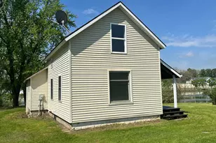 154 W St Joe St, Hillsdale, MI 49242 - Photo 3