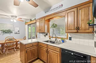 1675 State St, Holland, MI 49424 - Photo 19