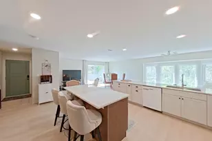 8159 Colony Dr, Grosse Ile, MI 48138 - Photo 9