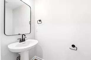 912 Indiana Ave, South Haven, MI 49090 - Photo 9
