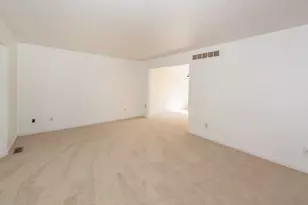 5665 Caren Dr, Ypsilanti, MI 48197 - Photo 13