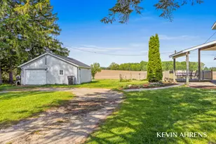 16927 Juniper Dr, Conklin, MI 49403 - Photo 3