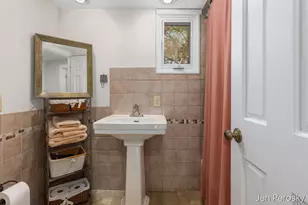 1646 Laurel Ave SE, Grand Rapids, MI 49506 - Photo 23