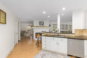 1646 Laurel Ave SE, Grand Rapids, MI 49506 - Photo 9