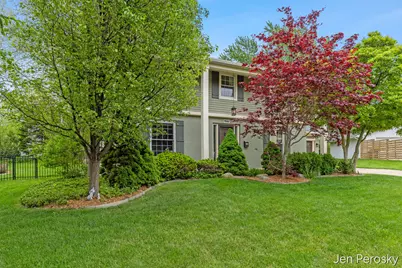 1646 Laurel Avenue SE, Grand Rapids, MI 49506 - Photo 1