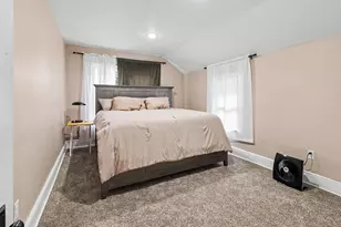 215 E Washington St, Greenville, MI 48838 - Photo 17
