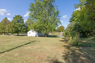 8590 Greenfield Hwy, Bellevue, MI 49021 - Photo 47