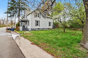 280 6th Ave, Manistee, MI 49660 - Photo 1